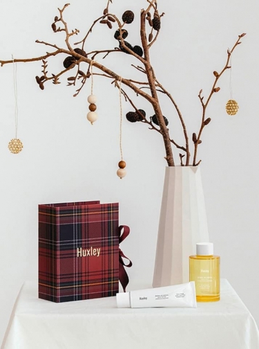 Bộ quà tặng Giáng Sinh Huxley - Merry Christmas Huxley gồm kem tay và dầu dưỡng thể