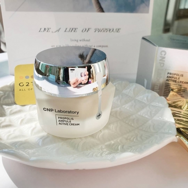 Kem dưỡng keo ong ẩm mịn da CNP Laboratory Propolis Active Cream 50ml 