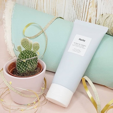 Sữa rửa mặt Huxley