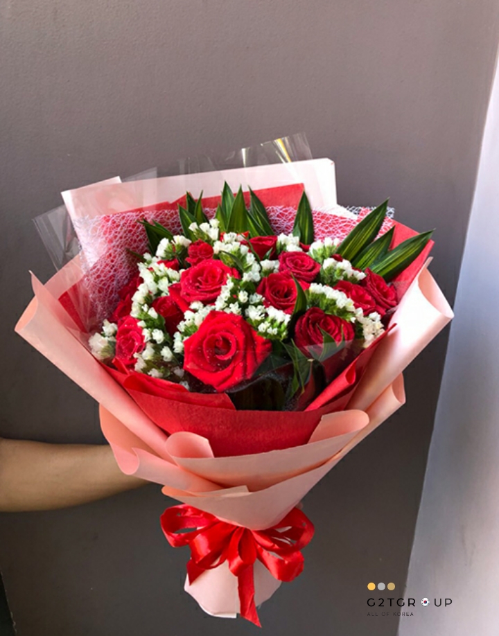 Mua hoa tặng vợ hoặc người yêu