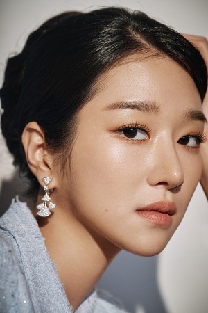 Đôi mắt lấp lánh thu hút mọi ánh nhìn của chị đẹp khi hóa thân thành Ko Mun Yeong
